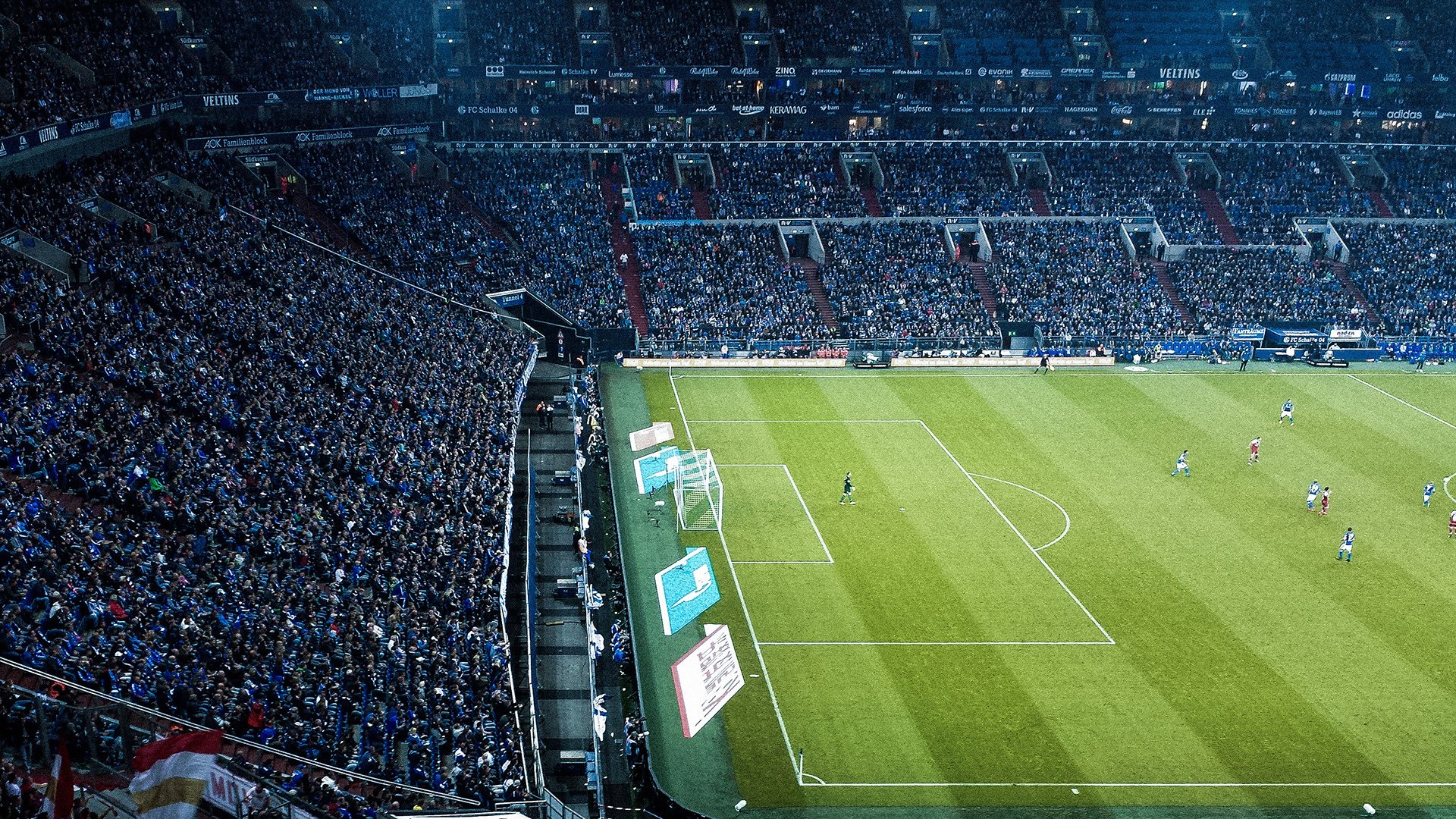 未来足球场馆将实现“绿色能源+智能管理”新突破，新型足球场